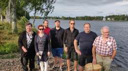 Soile Lehtinen, Jaana Tirri, Janne Rasimus, Juha-Pekka Natunen, Jussi Honka, Toni Kainulainen and Taisto Kainulainen at Vuoksen Beach.