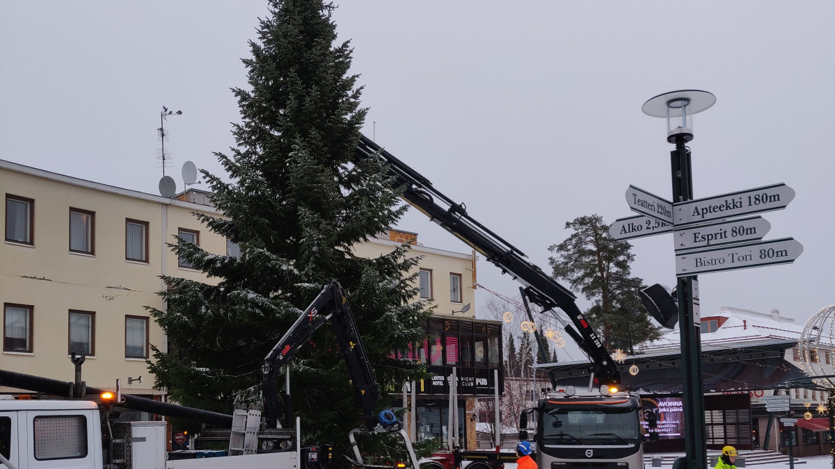 A Christmas tree will be placed on Imatra's pedestrian street.