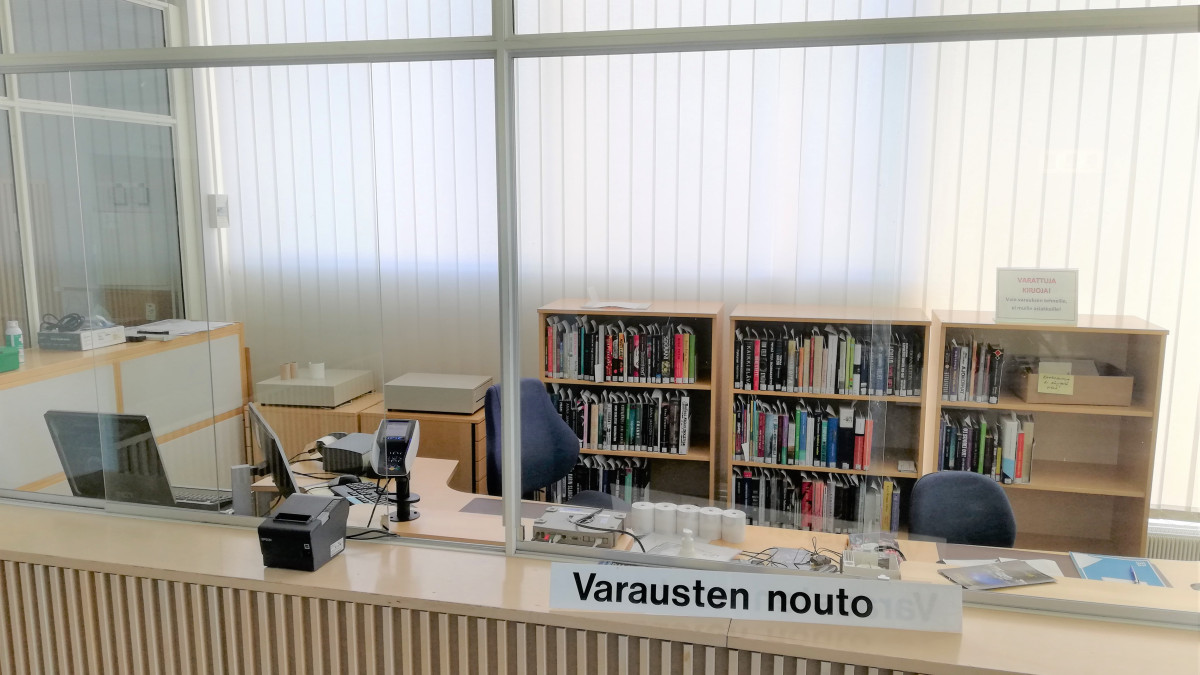 Пункт сбора основной библиотеки — Kulttuuritalo в главном вестибюле Virtra.