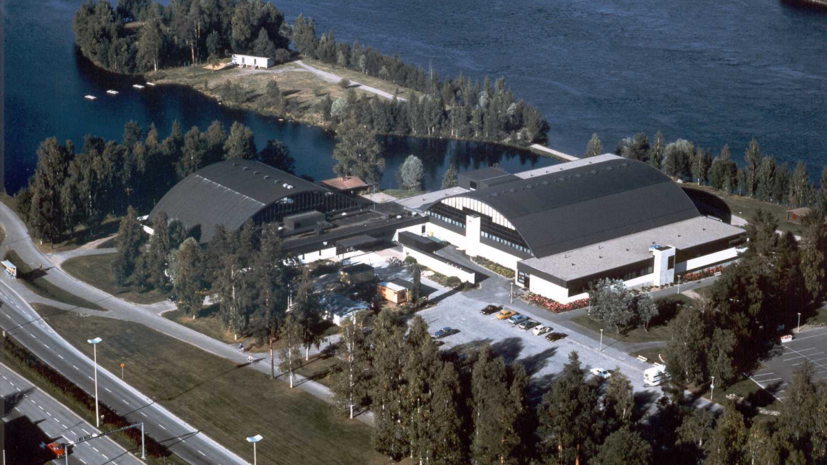 The swimming hall photographed from the air.