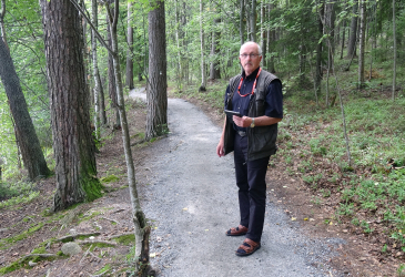 Matti Luostarinen on the Lammassaari nature trail