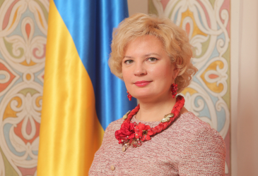 Face portrait, Ukrainian flag in the background