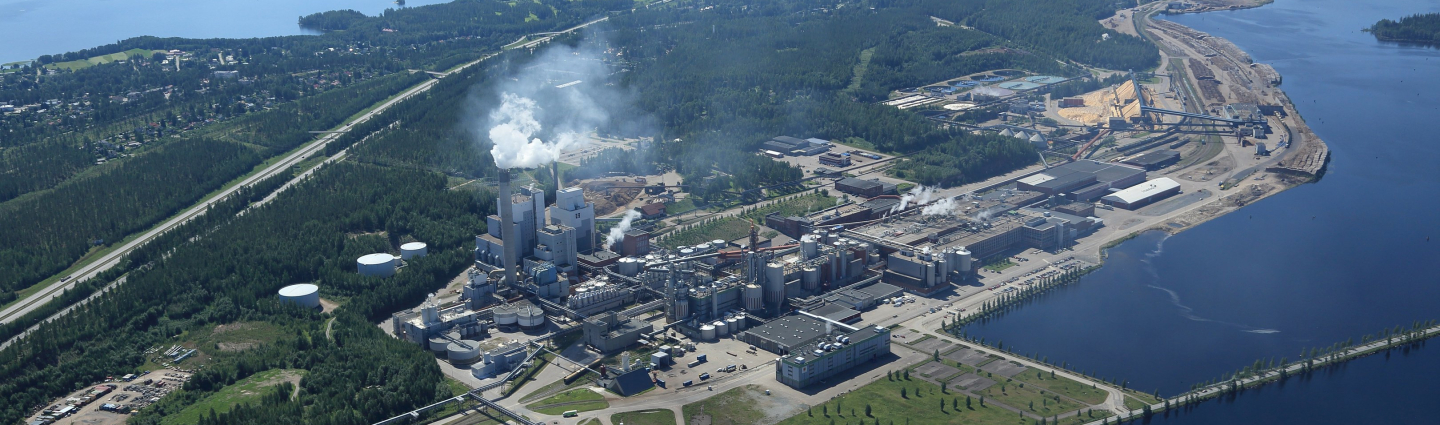 StoraEnson Imatran tehtaat ilmakuva kesällä.